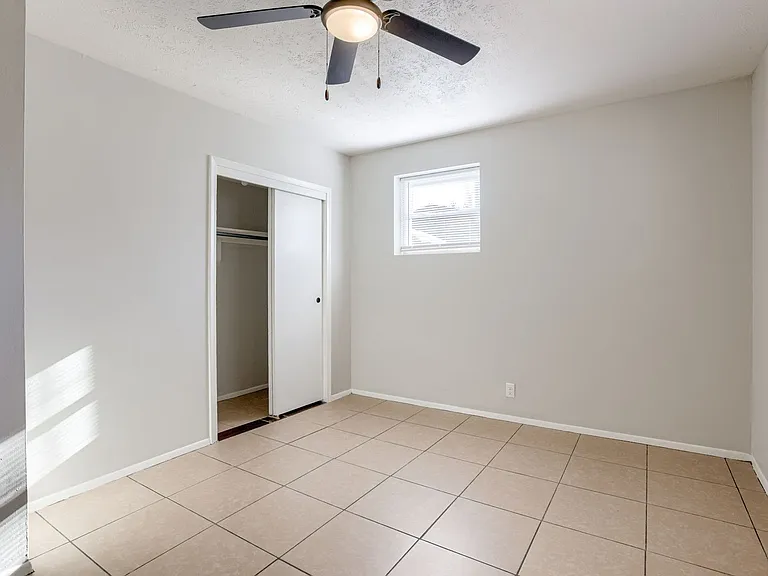 1330 S 30th Ave — Photo 12