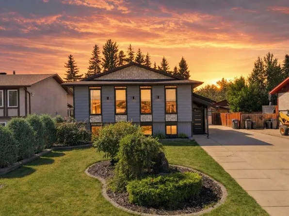 16 E Willow St, Sylvan Lake, AB T4S 1M1