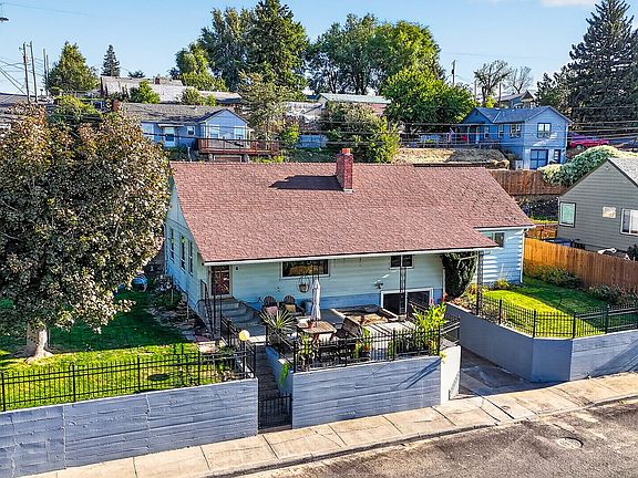 4th image of 1302 SW Goodwin Pl