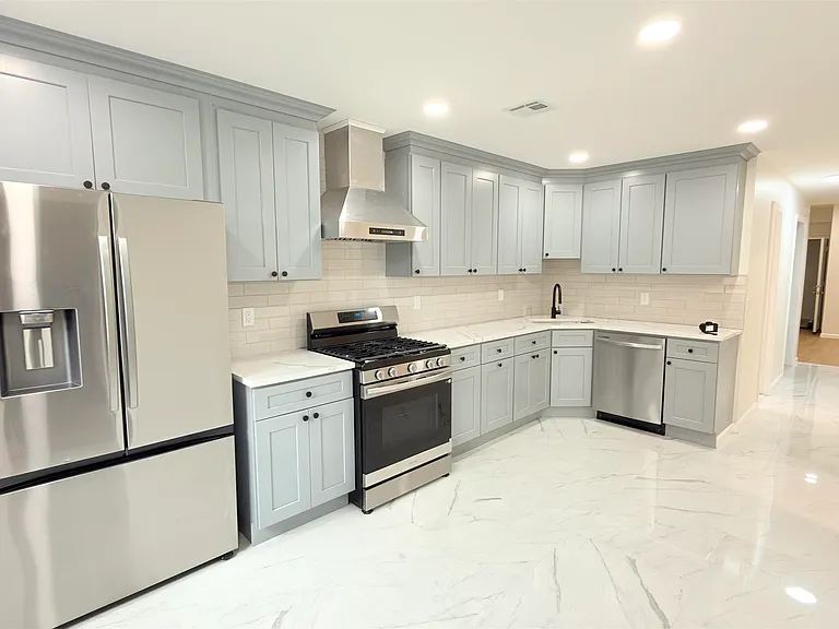 291 Avenue B #1 — Photo 4
