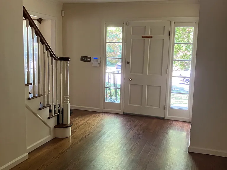 20 Springdale Rd — Photo 2