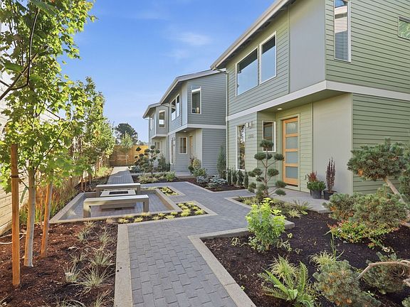 2nd image of 2496 SE 67th Ave