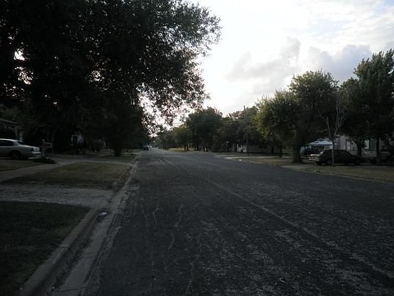 3rd image of 617 16th Ave N