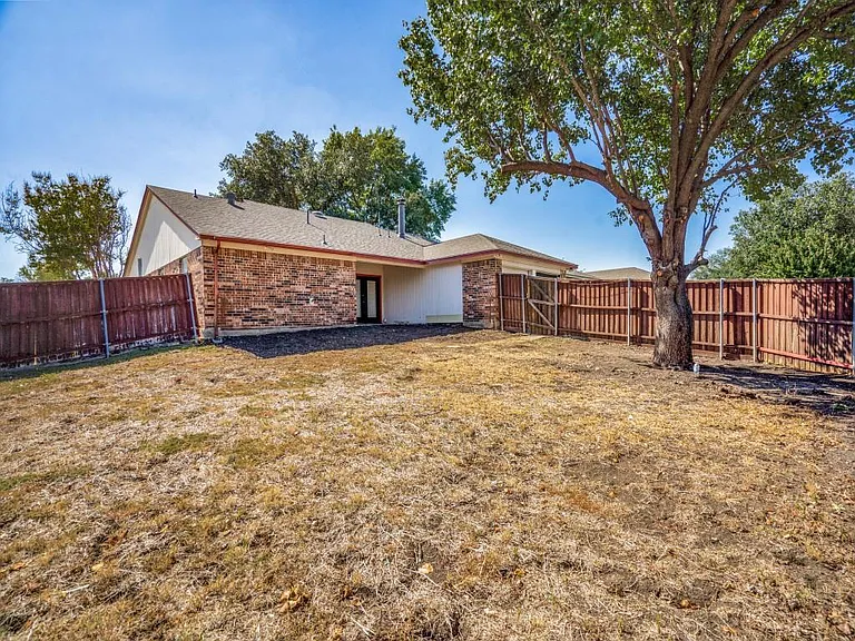 1001 Filmore Dr — Photo 11