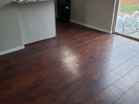 3rd image of 715 Royal Crest Dr