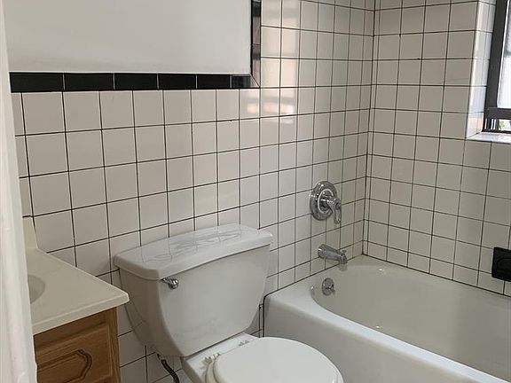 5th image of 309 E 69th St APT 2ER