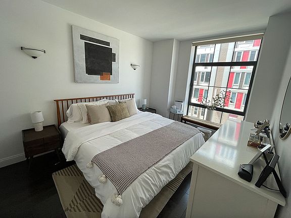 3rd image of 150 N 12th St #3C