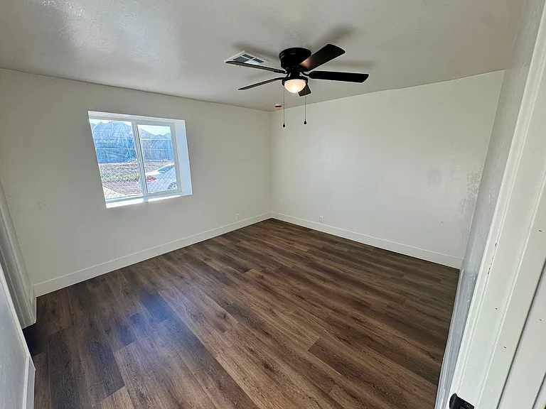 1132 E Brown St — Photo 8