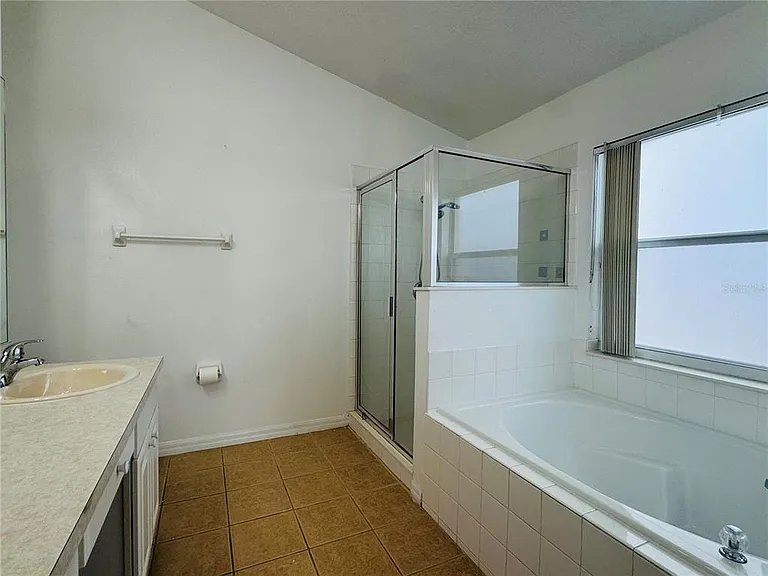 4795 Cumbrian Lakes Dr — Photo 9