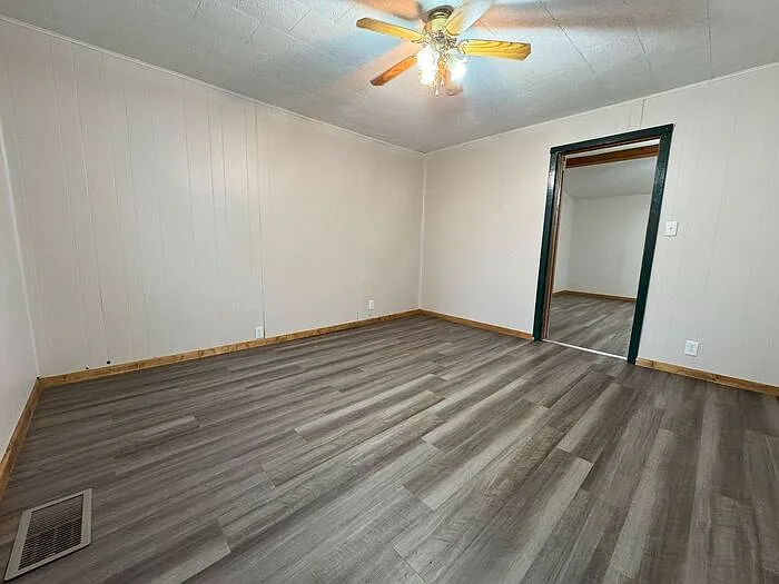 536 N Main St — Photo 5