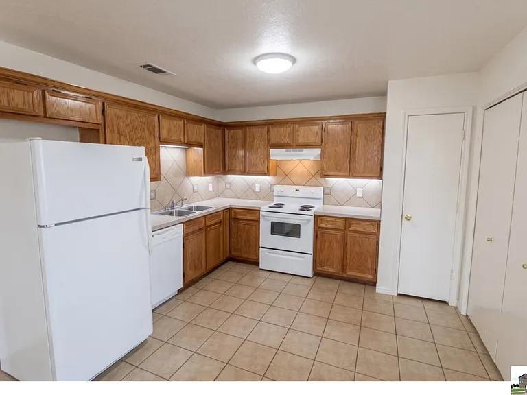 2915 Sunflower Trl #B — Photo 4