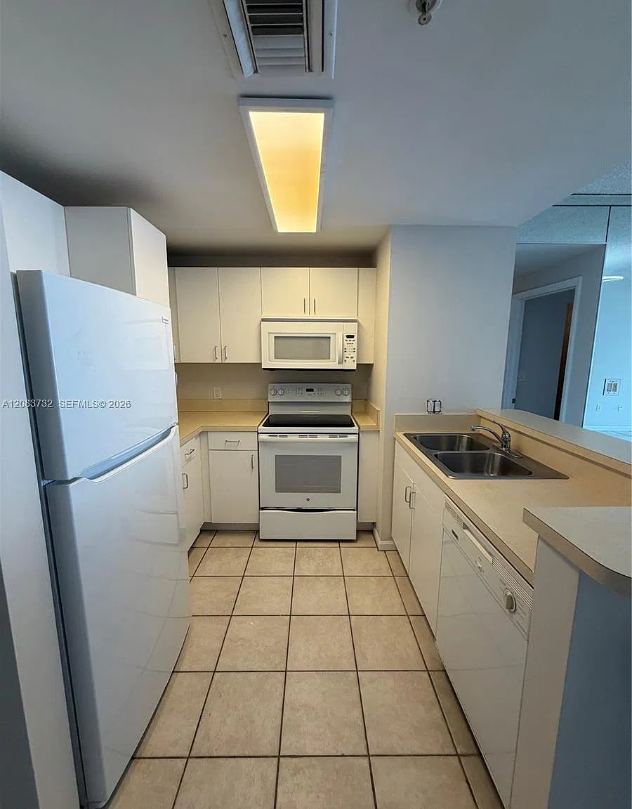 Fortune House Condo — Photo 2