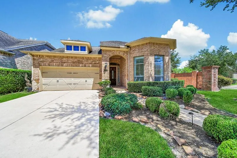 6523 Monrovia Ln