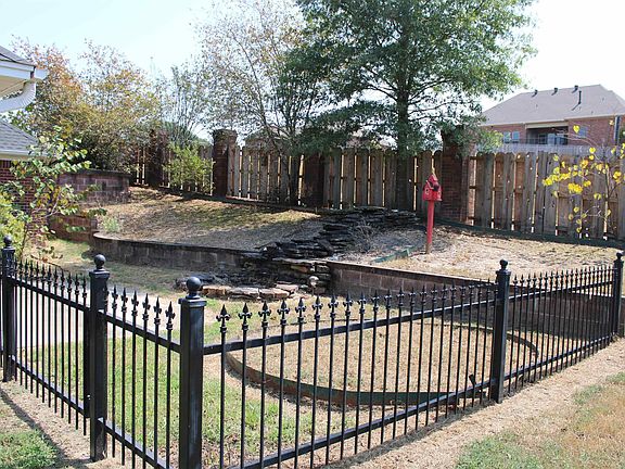 4th image of 2320 Orleans Pl