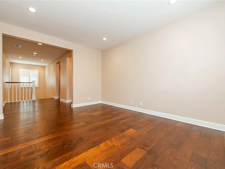 55 Hazelton — Photo 15