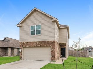 1135 Crossing Dr, Bryan, TX 77803