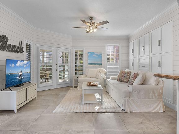 3rd image of 421 NE Plantation #617