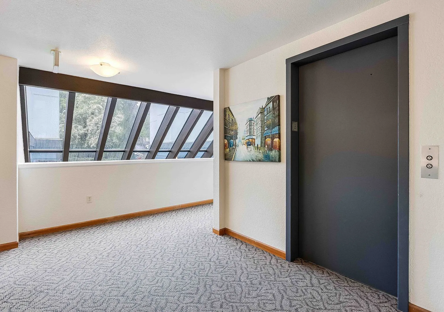 1-Bedroom Condo Near Bitter Lake — Photo 3