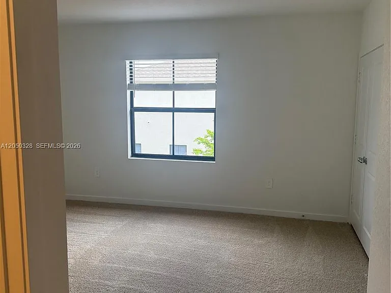 1318 NE 4th Ave #1318 — Photo 11