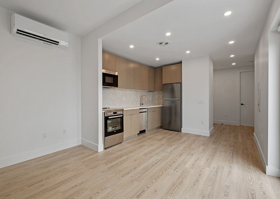 1st image of 706 E 32nd St Unit 7B