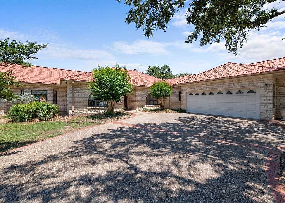 1st image of 510 Elm Cir