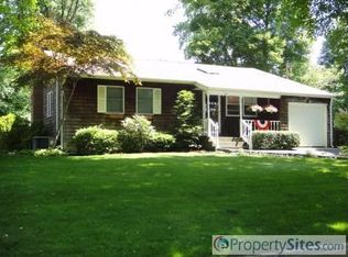 199 Juniper Rd, Kings Park, NY 11754