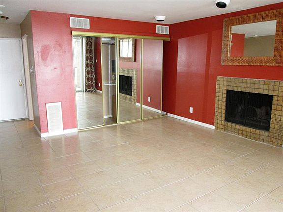 5th image of 12600 Melville Dr #2