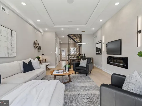 1440 S Front St, Philadelphia, PA 19147