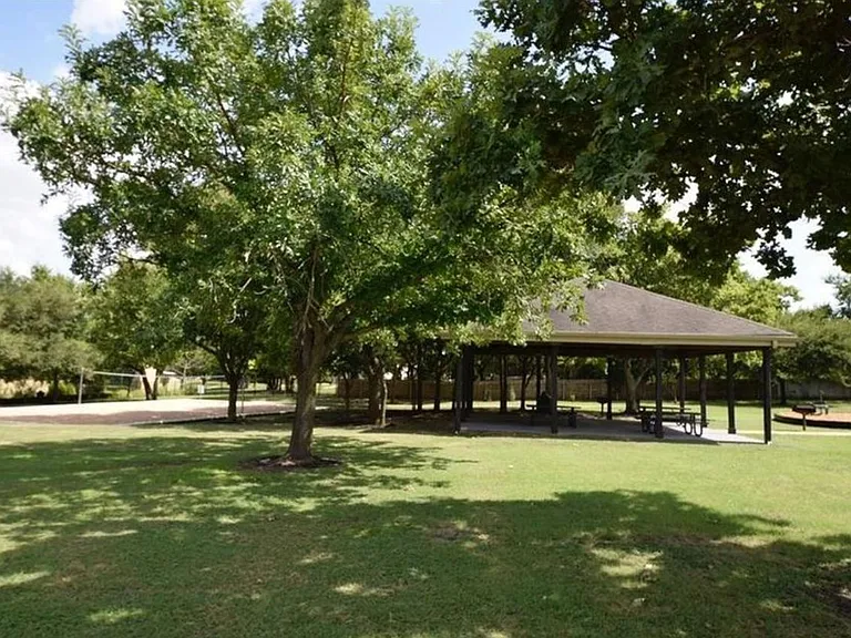 1812 Bonham Ln — Photo 30