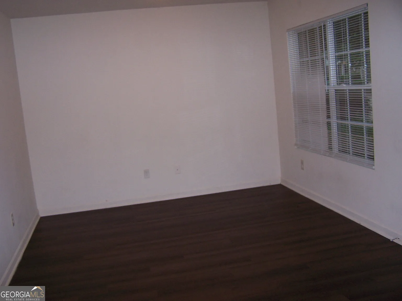 3 bed, 2.5 bath, 1472 sqft, $1,400 — Photo 3