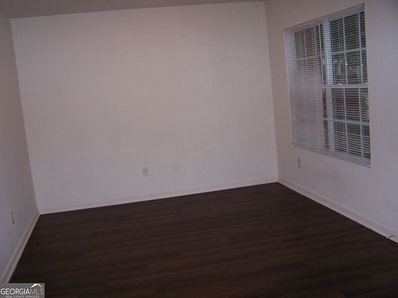 3rd image of 102 Cameron Way APT B