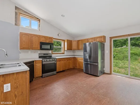 N1696 Mallow PLACE, Genoa City, WI 53128