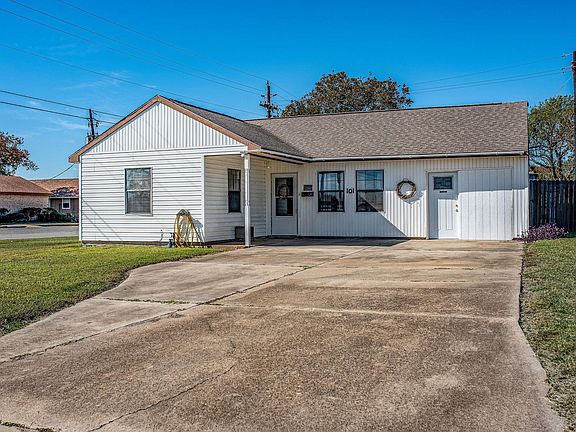 2nd image of 101 Lubbock St