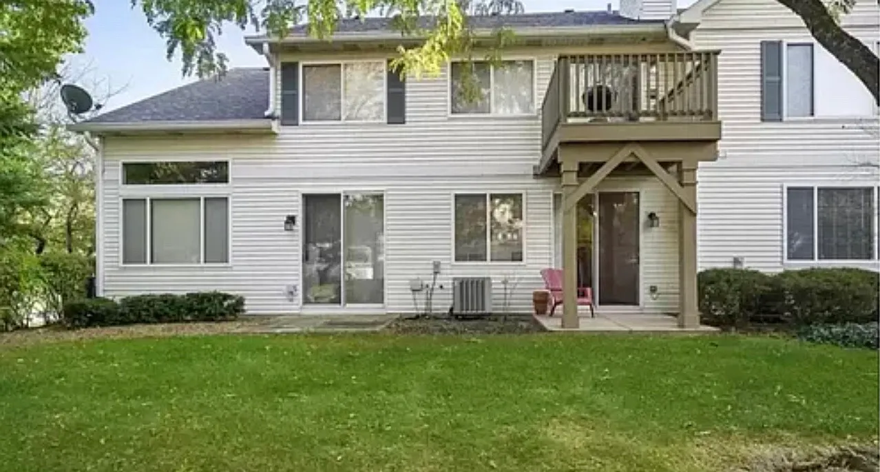 Stockton Ct, Naperville — Photo 1