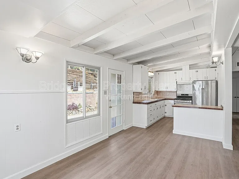 7562 Zemco Dr — Photo 14