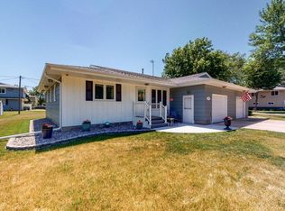 1707 Gateway Dr, Albert Lea, MN 56007