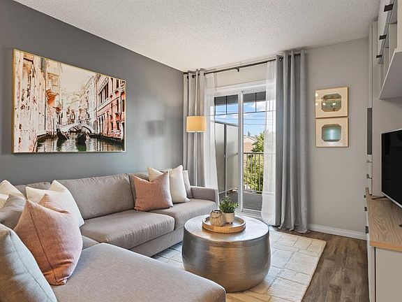 4th image of 1808 N 36th Ave SW #203