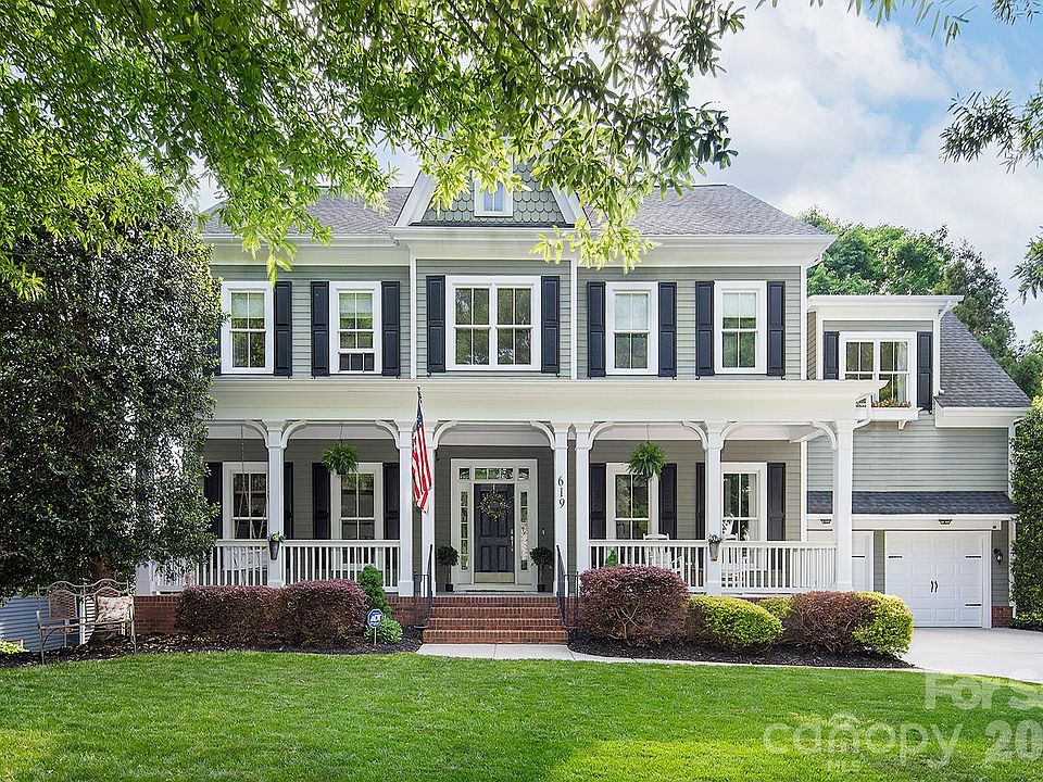 1st image of 619 N Oak Dr