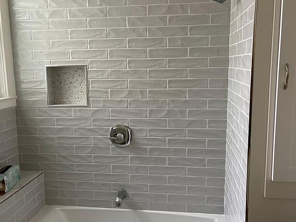 2nd image of 4-1325 5th Ave #4