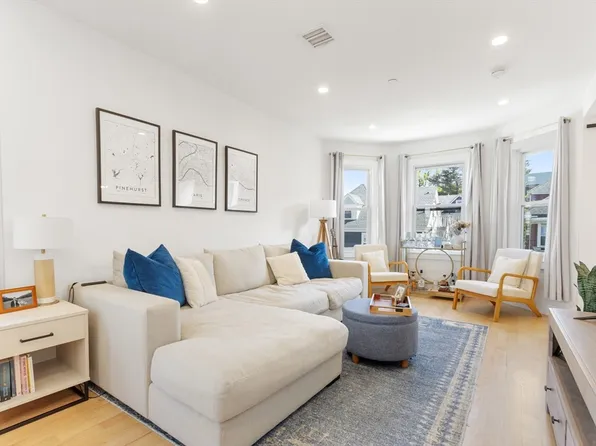 112 King St #3, Boston, MA 02122