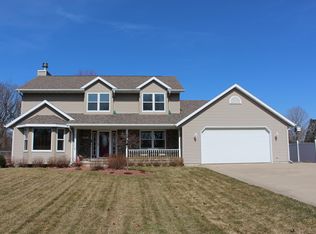 711 E Azalea Ter, Beloit, WI 53511