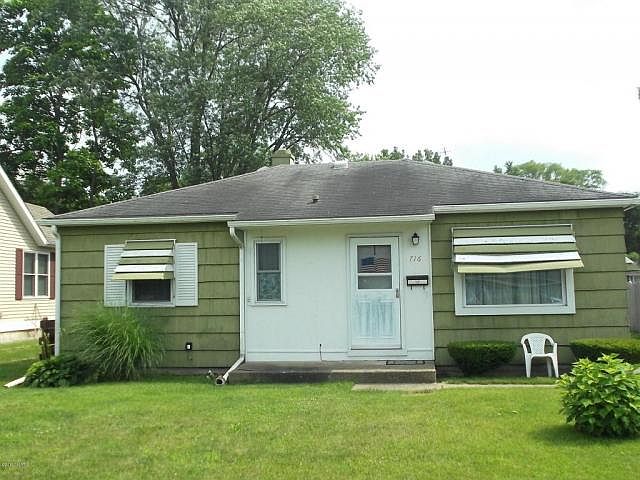 2nd image of 716 E Prairie Ronde St