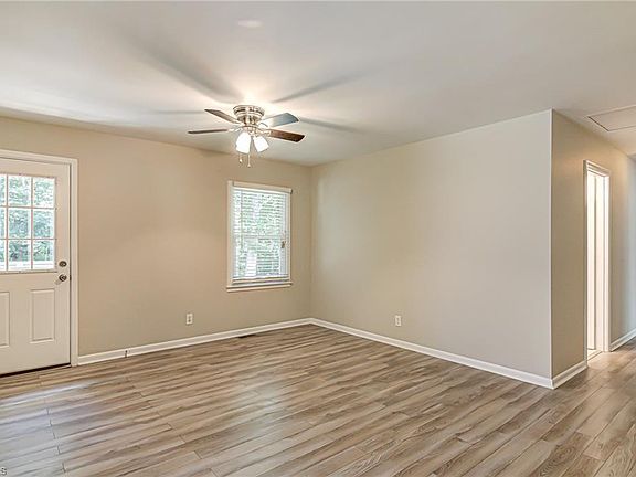 3rd image of 211 Auden Dr