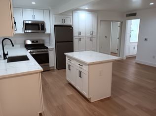 Kingswood Village, Reseda, CA 91335
