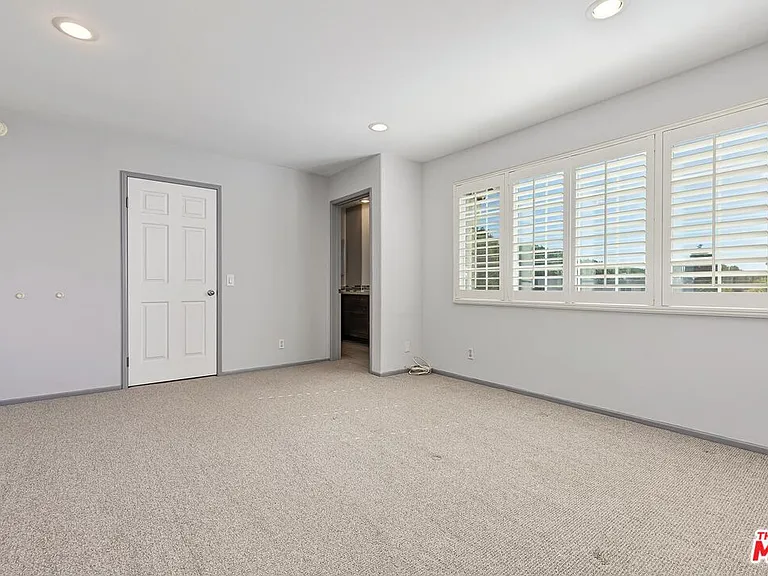 2333 Oak St #3 — Photo 33