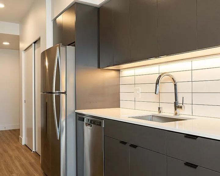 Adell Apartments — Photo 23