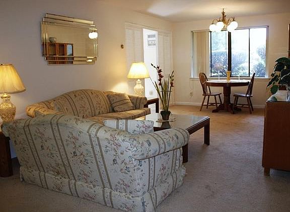 2nd image of 202 Country Club Ln #202