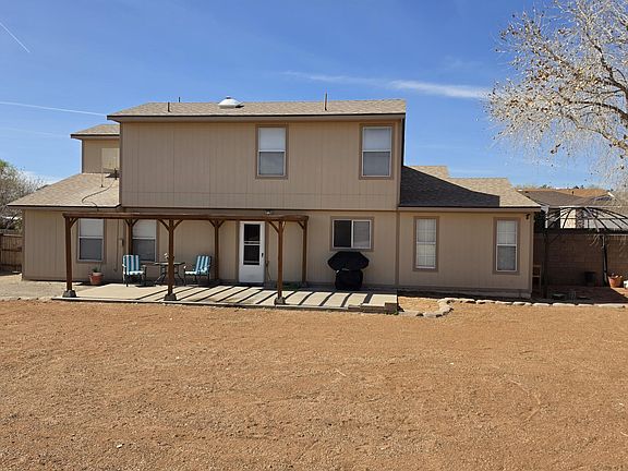 5th image of 2548 Twin Buttes Dr NE