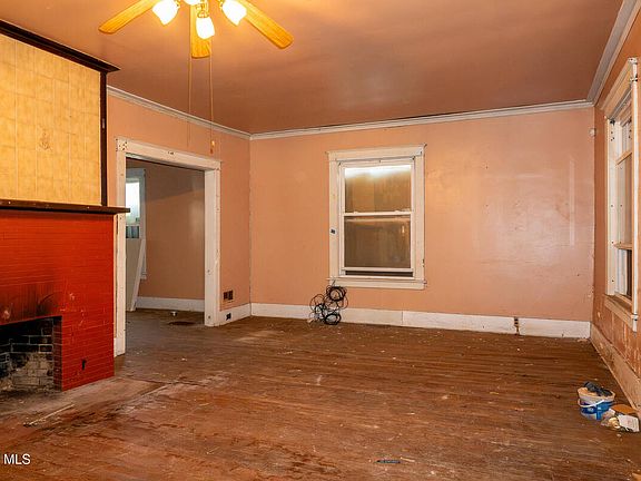 3rd image of 405 Bedford Rd