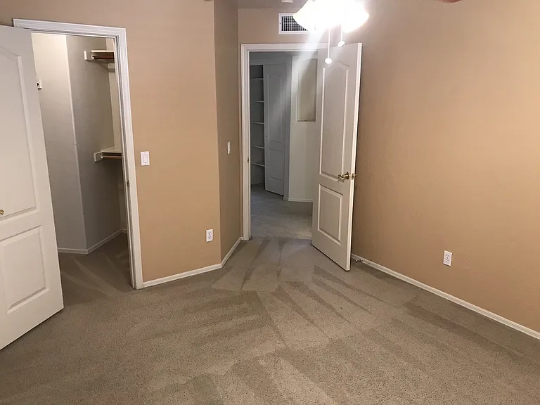 1710 W Houston Ave — Photo 24